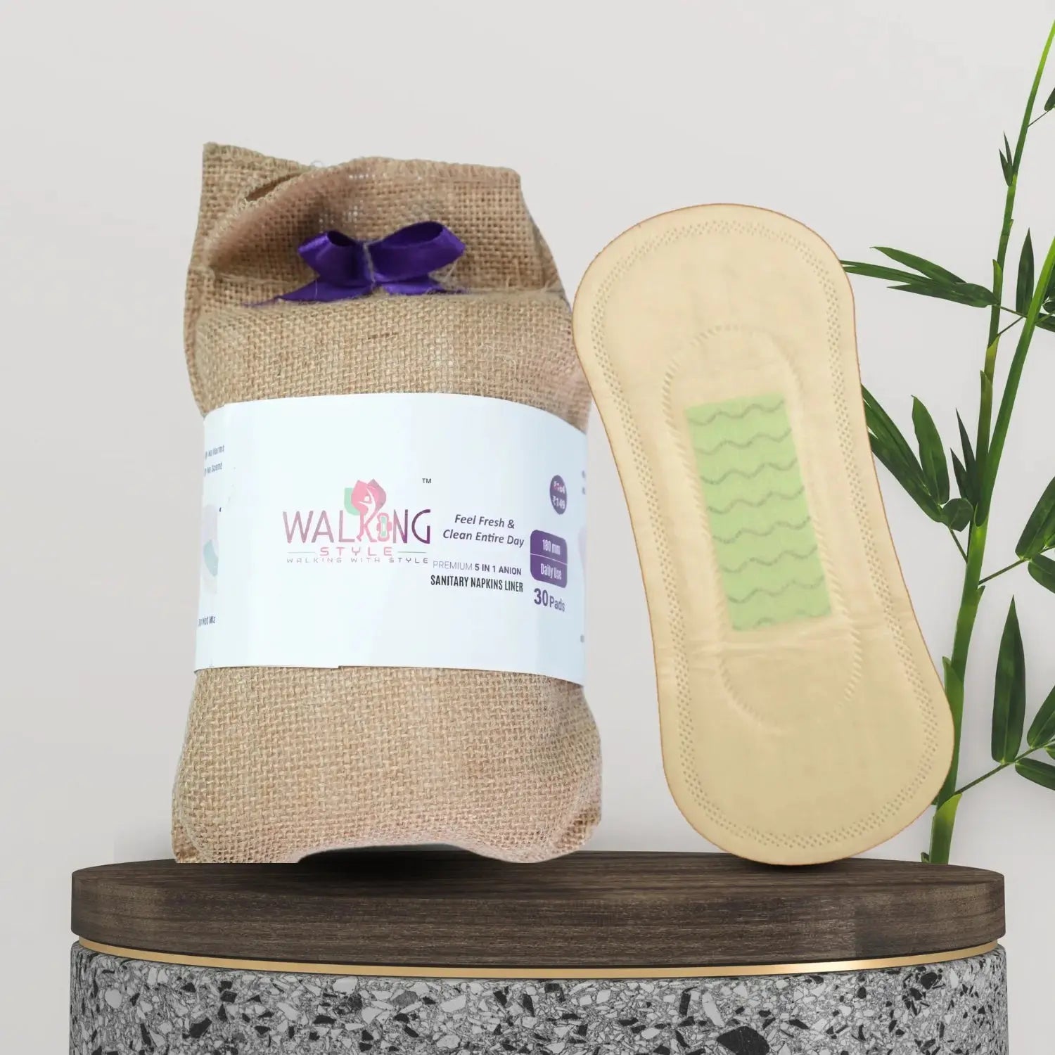 BAMBOO PANTY LINER Walking Style